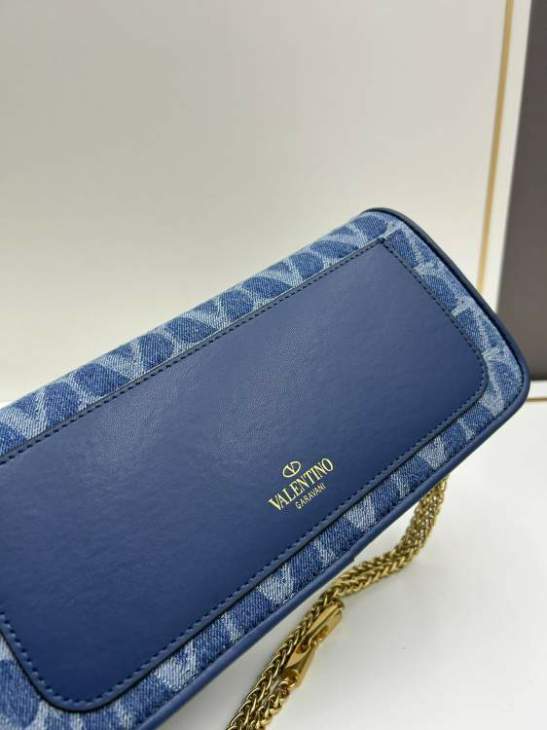 Picture of Valentino Handbags _SKUfw169833307fw